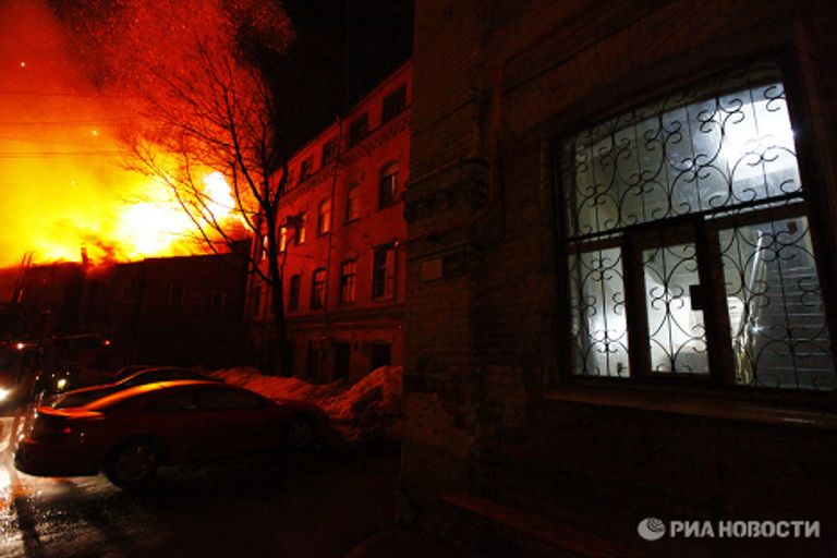 Пожар в московском ночном клубе Опера Пожар в московском ночном клубе Опера