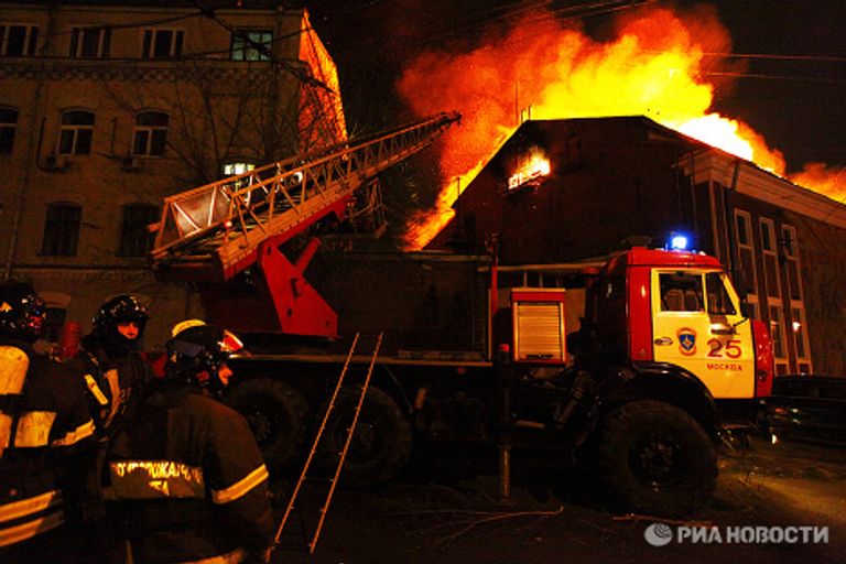 Пожар в московском ночном клубе Опера Пожар в московском ночном клубе Опера
