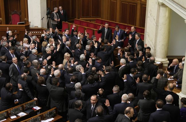 Депутаты во время заседания Верховной Рады. Архив Депутаты во время заседания Верховной Рады. Архив