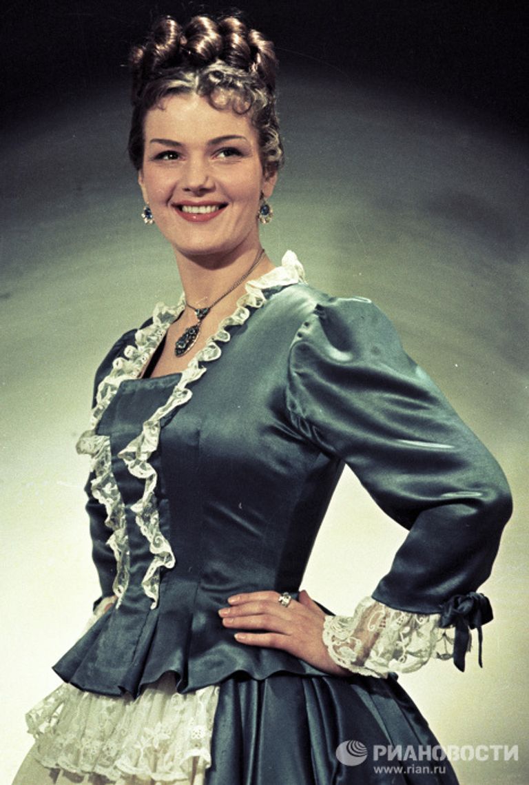 Актриса Государственного академического театра им. Евг. Вахтангова Юлия Борисова в роли Анисьи Актриса Государственного академического театра им. Евг. Вахтангова Юлия Борисова в роли Анисьи