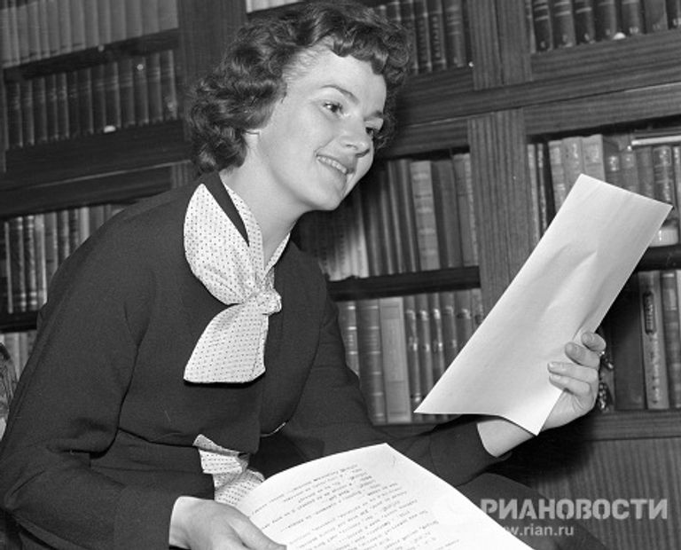 Артистка Юлия Борисова Артистка Юлия Борисова