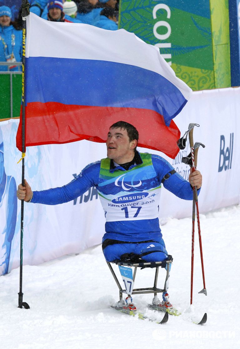 Четырехкратный паралимпийский чемпион биатлонист Ирек Зарипов. X Зимние Паралимпийские игры. 