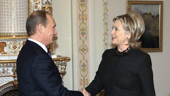 Премьер-министр РФ Владимир Путин встретился с госсекретарем США Хиллари Клинтон