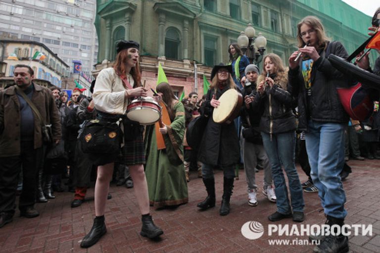 Мероприятия в честь дня Святого Патрика прошли в центре Москвы Мероприятия в честь дня Святого Патрика прошли в центре Москвы