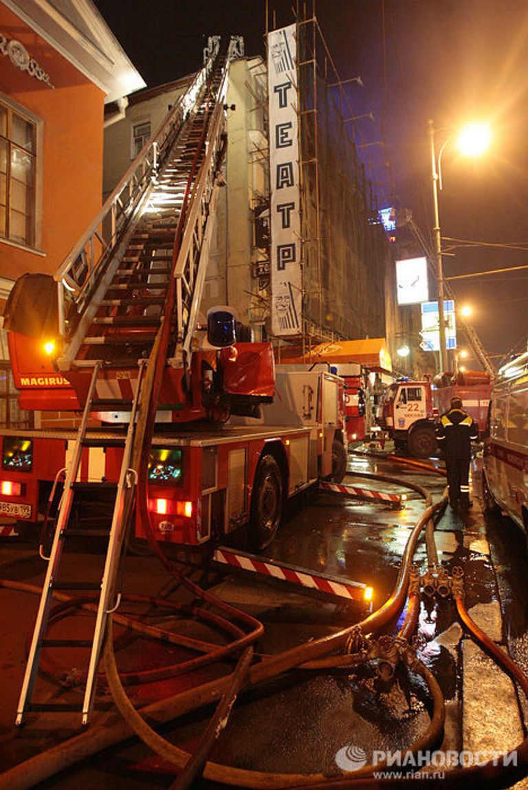 Пожар в здании Театра имени Станиславского в Москве