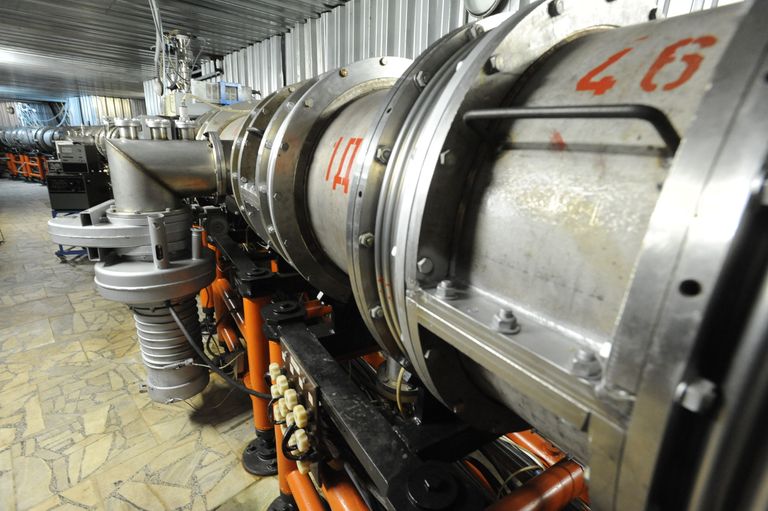 Научный семинар Физика на Большом адронном коллайдере (LHC) в Объединенном институте ядерных исследований в Дубне