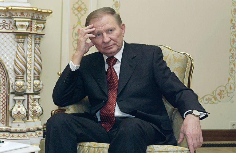 Леонид Кучма во время встречи с президентом России Владимиром Путиным. 2004 год Леонид Кучма во время встречи с президентом России Владимиром Путиным. 2004 год