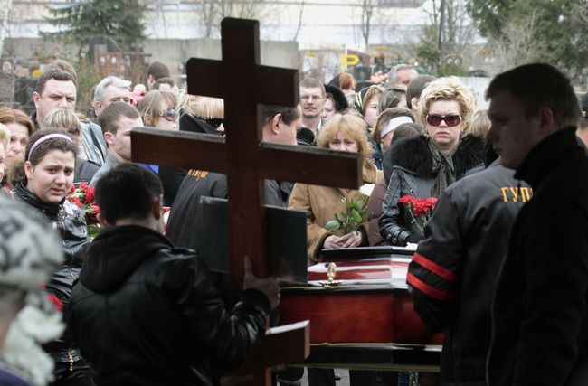 Похороны погибших в результате теракта в Москве Похороны погибших в результате теракта в Москве
