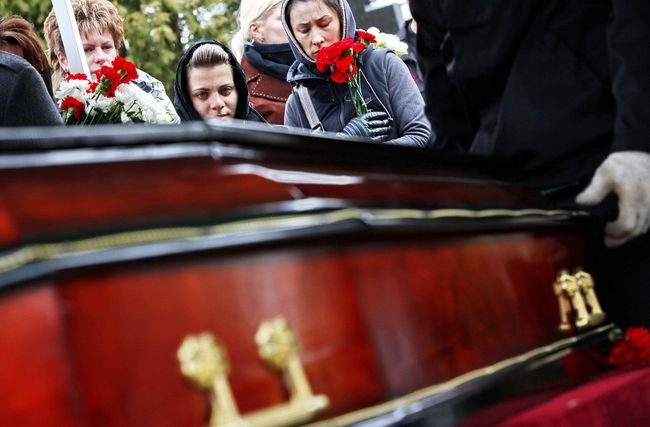 Похороны погибших в результате теракта в Москве Похороны погибших в результате теракта в Москве