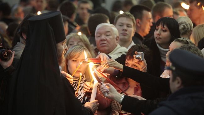 Встреча Благодатного огня из Иерусалима в аэропорту Внуково-1 Встреча Благодатного огня из Иерусалима в аэропорту Внуково-1