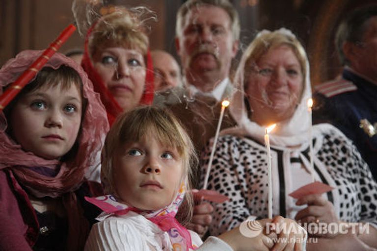 Пасхальное богослужение в храме Христа Спасителя Пасхальное богослужение в храме Христа Спасителя