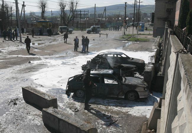 Взрывы возле здания ОВД в Карабулаке