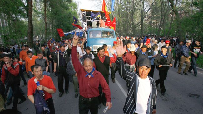 Оппозиционный митинг в Бишкеке. Архив Оппозиционный митинг в Бишкеке. Архив