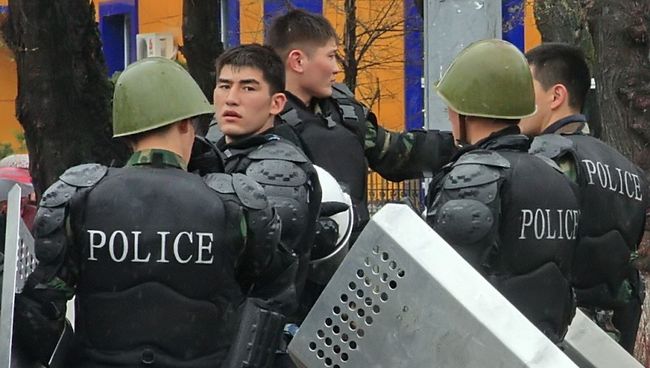 Уличные беспорядки в Бишкеке Уличные беспорядки в Бишкеке
