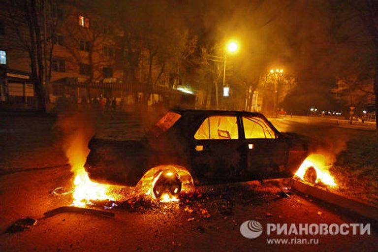 Столкновения и погромы на улицах Бишкека Столкновения и погромы на улицах Бишкека