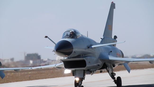 Китайский истребитель J-10 (Цянь 10). Архивное фото Китайский истребитель J-10 (Цянь 10). Архивное фото