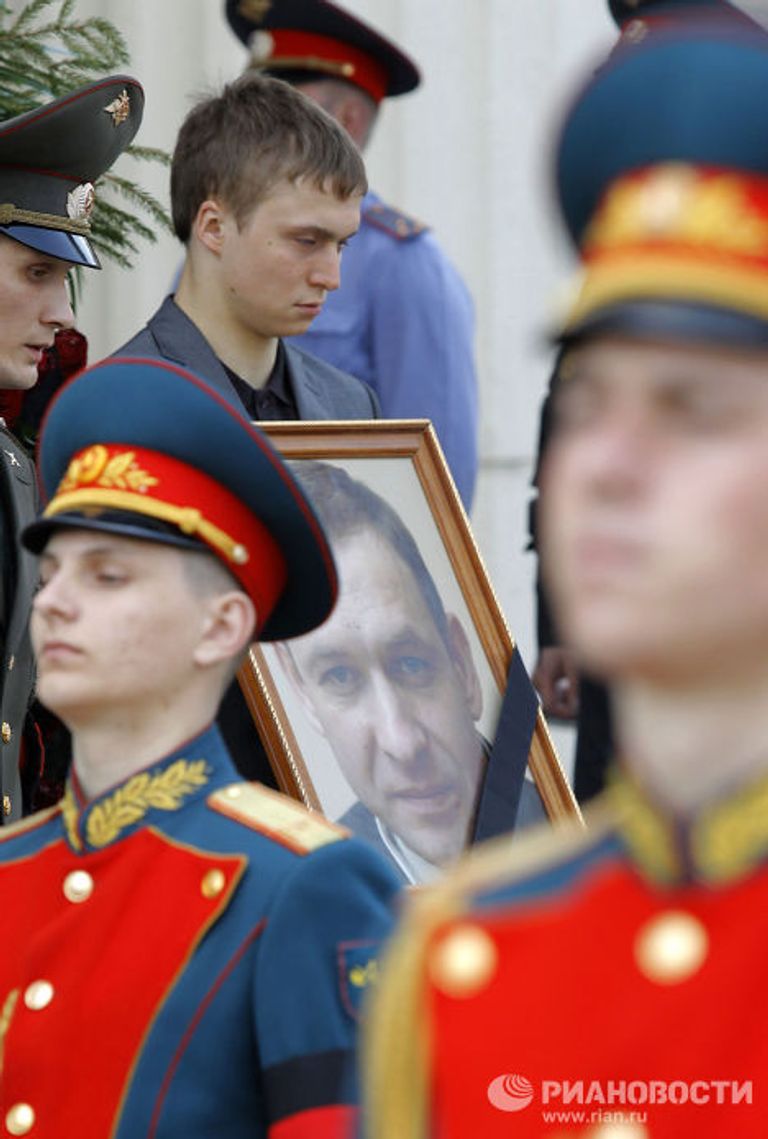 Церемония прощания с федеральным судьей Эдуардом Чувашовым Церемония прощания с федеральным судьей Эдуардом Чувашовым