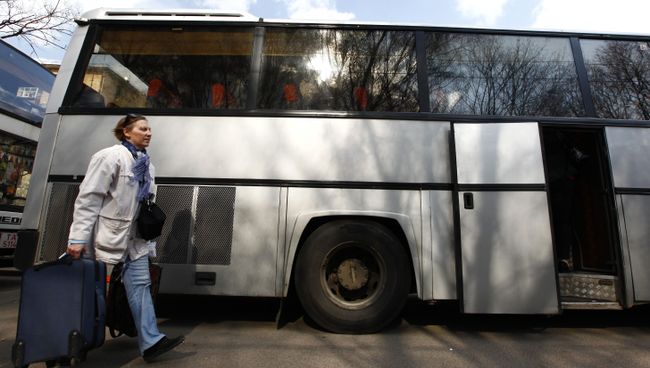 Пассажирка у автобуса в Европу Пассажирка у автобуса в Европу