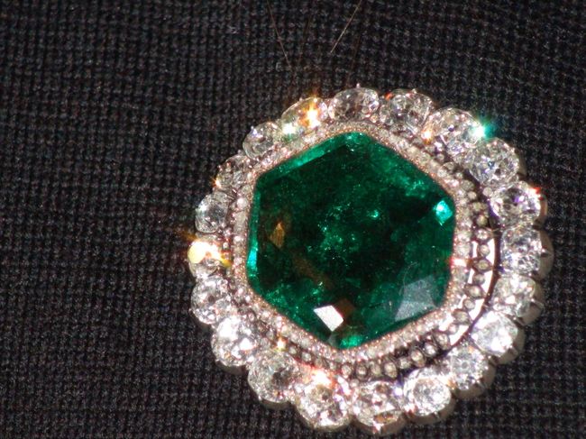 Брошь Екатерины Великой выставляется на торги Christie's Брошь Екатерины Великой выставляется на торги Christie's