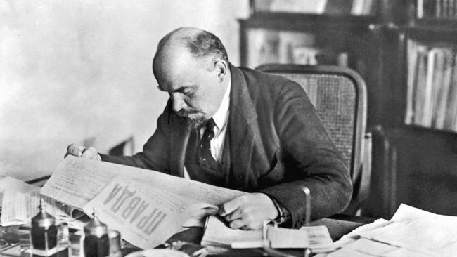 В.И.Ленин в рабочем кабинете в Кремле