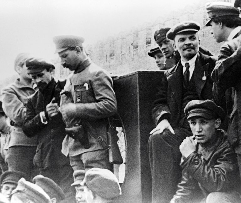 Ленин на празднике войск Всеобуча Ленин на празднике войск Всеобуча