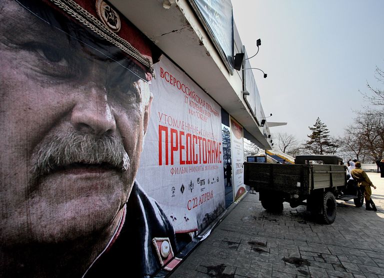 Премьера фильма режиссера Никиты Михалкова Утомленные солнцем-2: Предстояние прошла во Владивостоке Премьера фильма режиссера Никиты Михалкова Утомленные солнцем-2: Предстояние прошла во Владивостоке