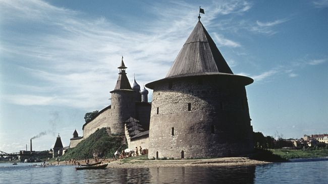 Вид на Псковский кремль