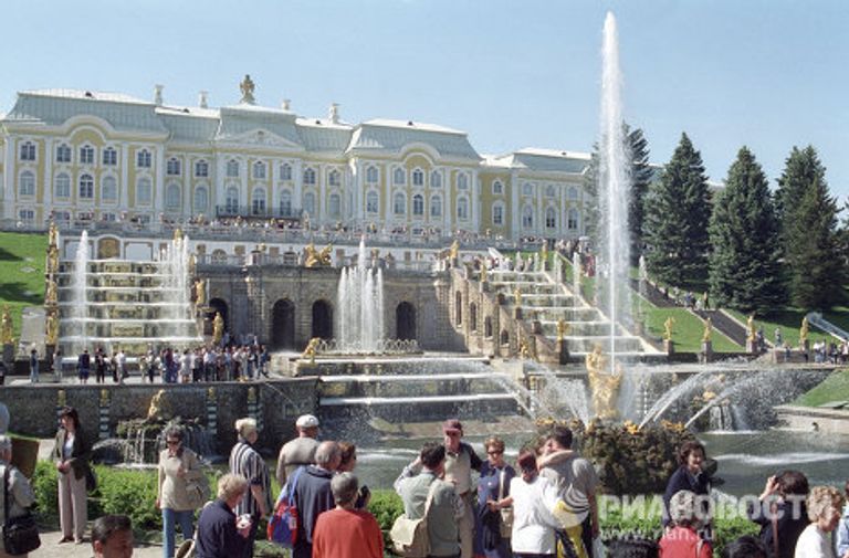Фонтаны в Петергофе Фонтаны в Петергофе