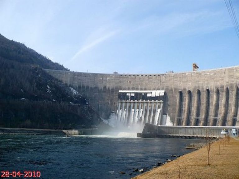 Береговой водосброс Береговой водосброс