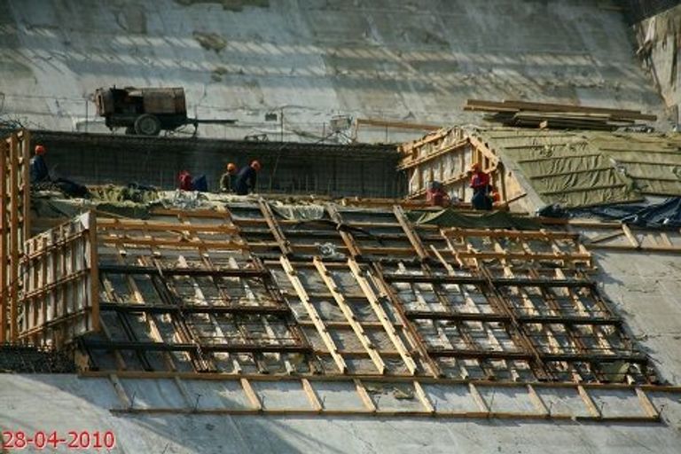 Береговой водосброс Береговой водосброс