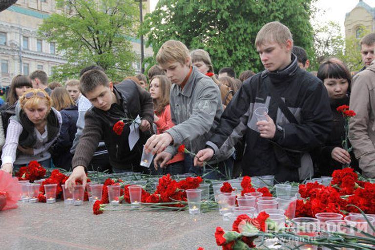 Акция памяти жертв терактов в московском метро Акция памяти жертв терактов в московском метро