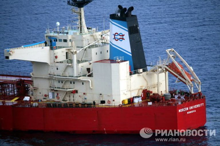 Освобожден захваченный пиратами танкер Московский университет Освобожден захваченный пиратами танкер Московский университет