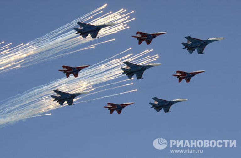 Военный парад, посвященный 65-летию Победы в Великой Отечественной войне Военный парад, посвященный 65-летию Победы в Великой Отечественной войне