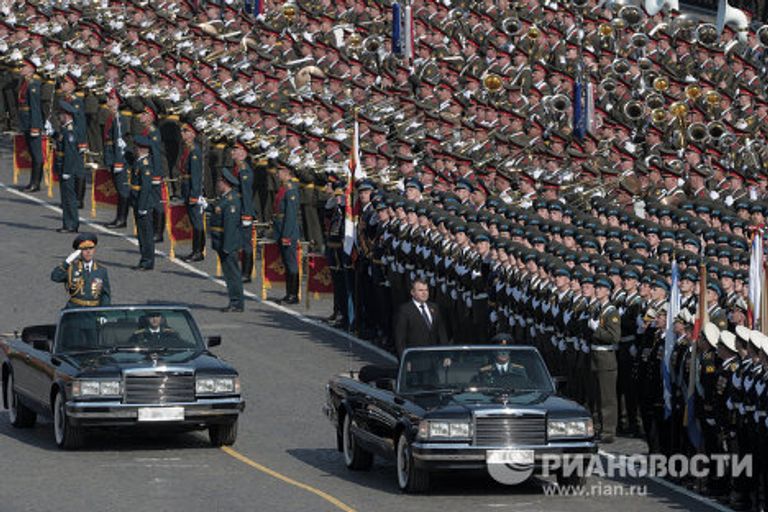 Военный парад, посвященный 65-летию Победы в ВОВ Военный парад, посвященный 65-летию Победы в ВОВ