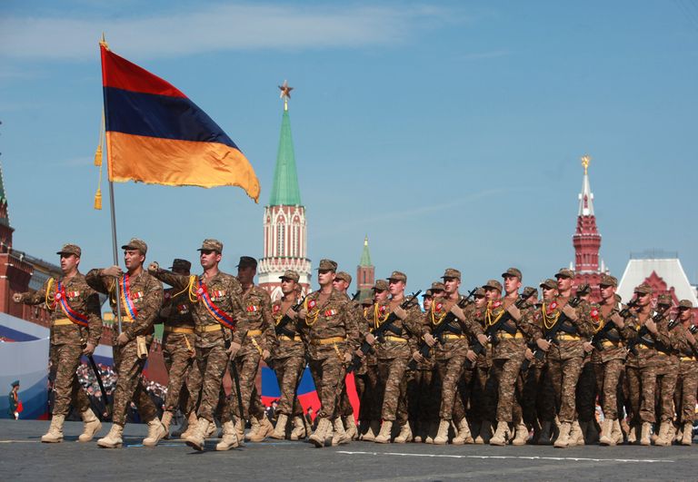Военный парад, посвященный 65-летию Победы в ВОВ Военный парад, посвященный 65-летию Победы в ВОВ