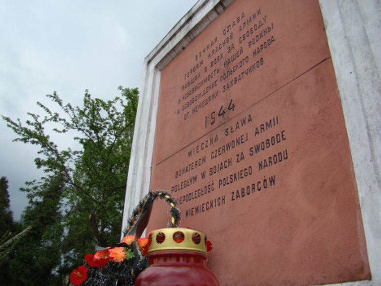 Польское военное кладбище в Mińsk Mazowiecki Польское военное кладбище в Mińsk Mazowiecki