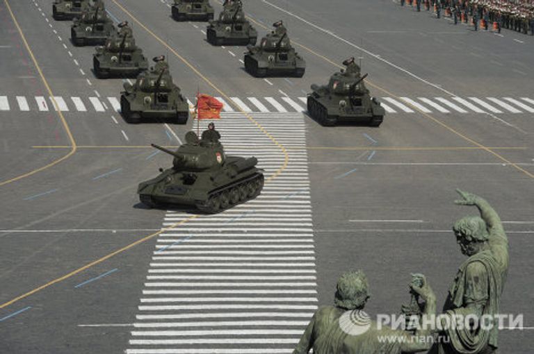 Военный парад, посвященный 65-летию Победы в ВОВ Военный парад, посвященный 65-летию Победы в ВОВ