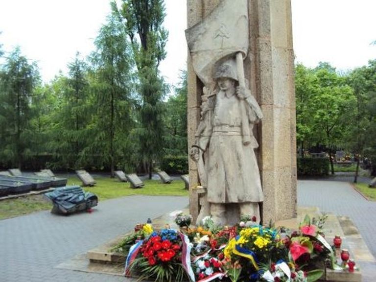 Могилы советских солдат в Польше Могилы советских солдат в Польше