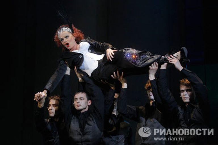 Премьерный показ мюзикла Максима Дунаевского Любовь и шпионаж Премьерный показ мюзикла Максима Дунаевского Любовь и шпионаж