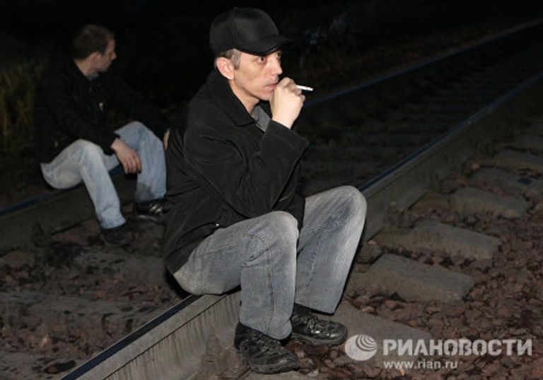 Жители Междуреченска перекрыли железную дорогу Жители Междуреченска перекрыли железную дорогу