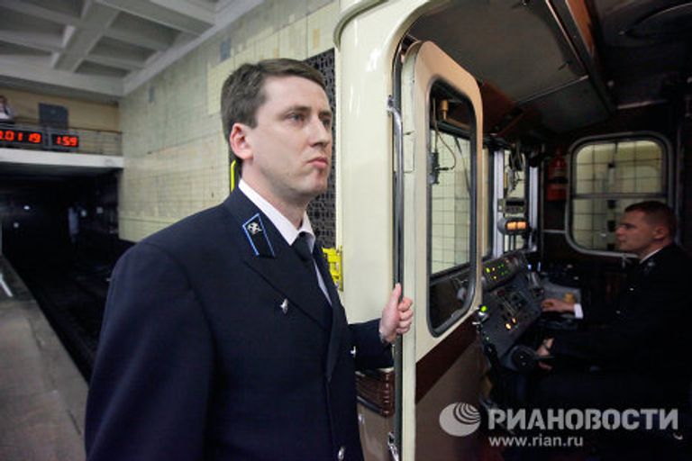 15 мая в день 75-летия Московского метрополитена был пущен ретропоезд, в точности воспроизводящий первый состав 1934 года