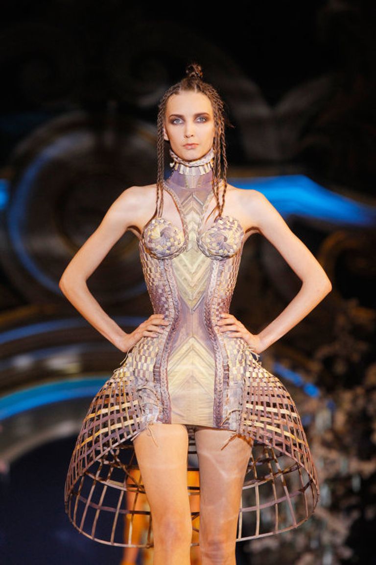 Показ коллекции французского модельера Жана-Поля Готье Настоящий haute couture Показ коллекции французского модельера Жана-Поля Готье Настоящий haute couture