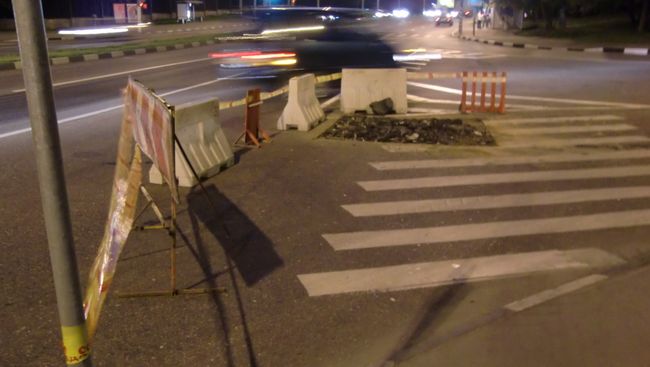На юге Москвы произошел провал грунта.