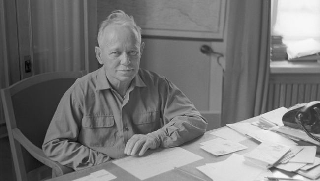 Писатель Михаил Александрович Шолохов. Архивное фото Писатель Михаил Александрович Шолохов. Архивное фото
