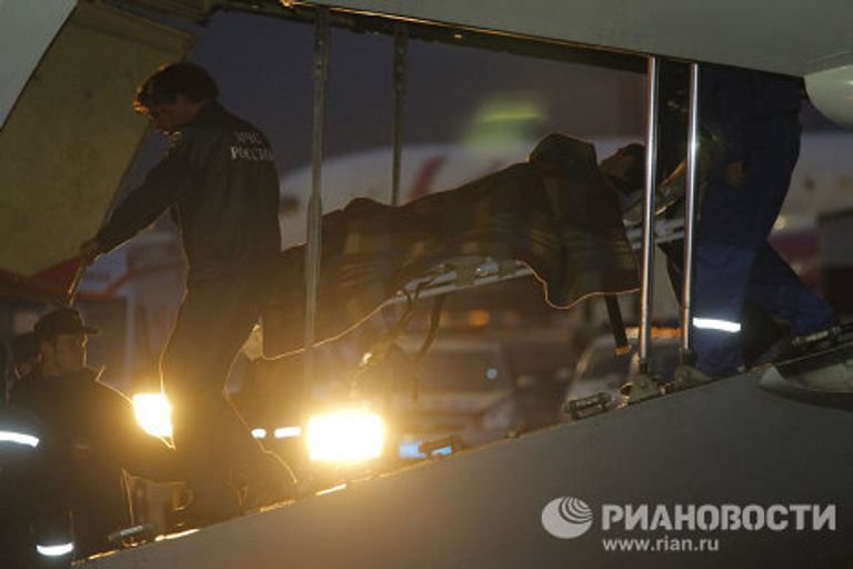 Сотрудники МЧС РФ доставили в Москву граждан России, пострадавших в результате ДТП в Анталье. Сотрудники МЧС РФ доставили в Москву граждан России, пострадавших в результате ДТП в Анталье.