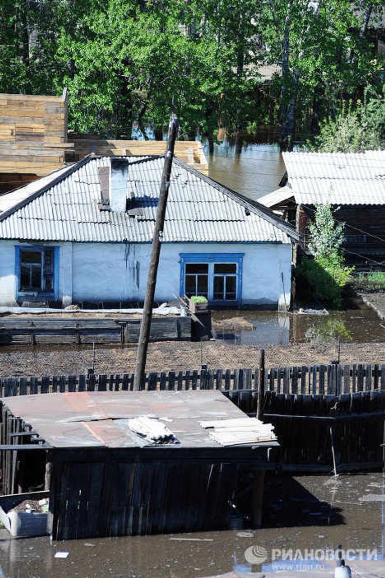 Паводковая ситуация в районе Кызыла из-за разлива Енисея Паводковая ситуация в районе Кызыла из-за разлива Енисея
