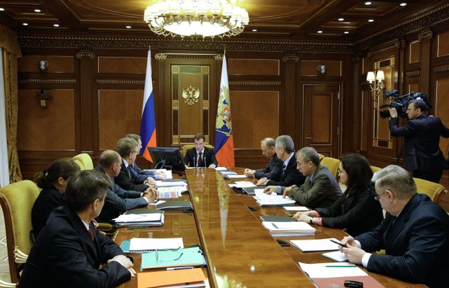 Дмитрий Медведев провел совещание по вопросам реформы МВД РФ Дмитрий Медведев провел совещание по вопросам реформы МВД РФ