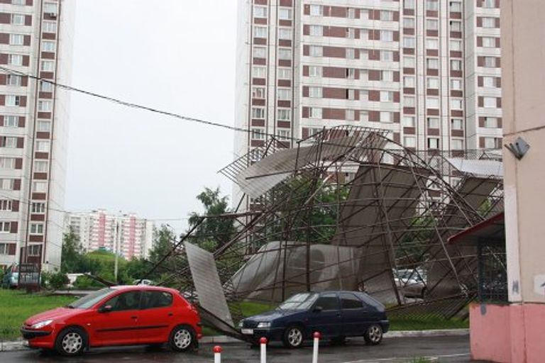 Последствия грозы в г. Реутов 13 июня 2010 г. Последствия грозы в г. Реутов 13 июня 2010 г.