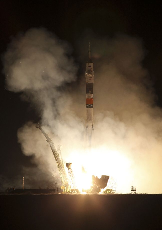 Старт экипажа Союз-ТМА-19 с космонавтом Федором Юрчихиным, астронавтами НАСА Шеннон Уокер и Дуглас Уилок.