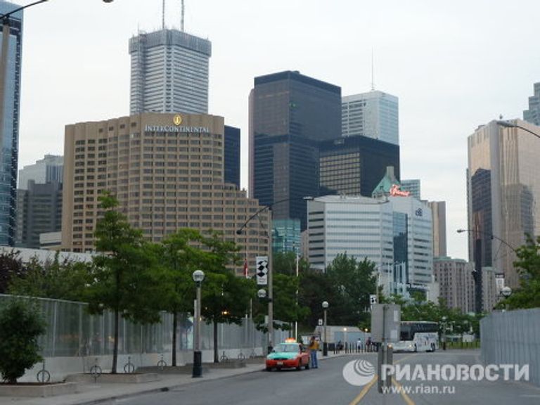 Торонто укутывается в сетку перед саммитом G20 Торонто укутывается в сетку перед саммитом G20